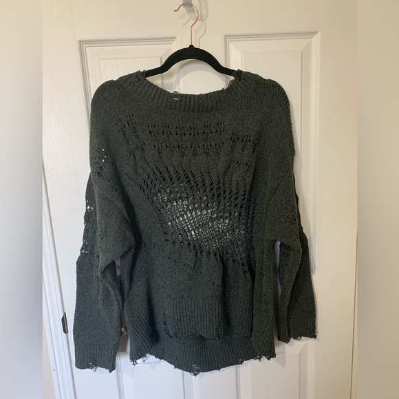 Medium distressed dark olive green sweater - Picture 1 of 3